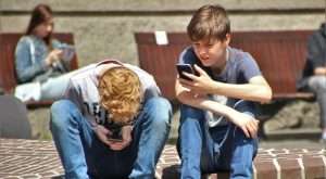 Los adolescentes y la desinformación que los engulle