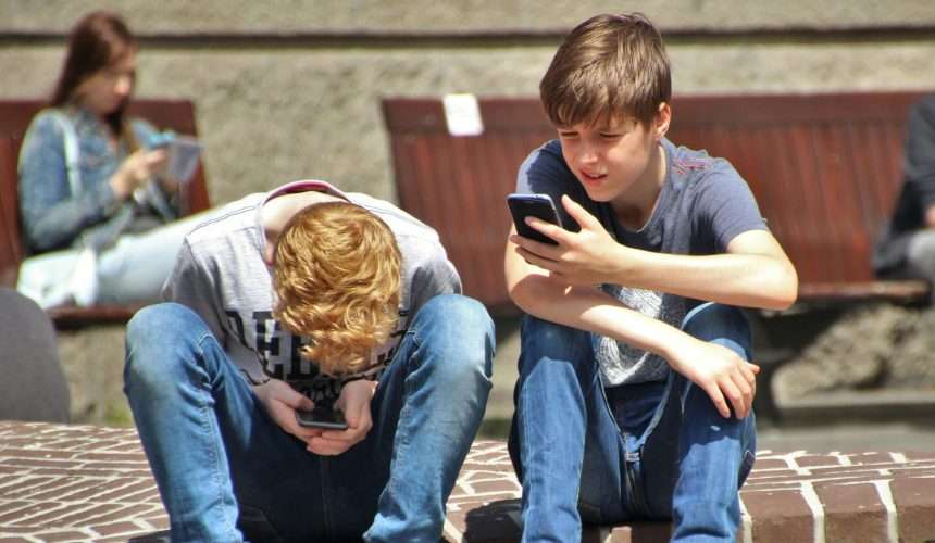Los adolescentes y la desinformación que los engulle