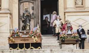 Momento final de la procesión de San Antón