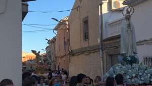 La Virgen de Fátima, la Virgen de la Encarnación y el Cristo de la Antigua durante la procesión