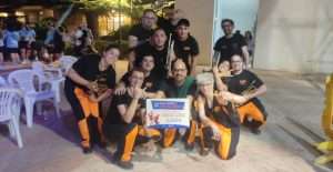 Los músicos de 'Komo K-Brass' con el premio