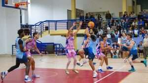 Jugadores del Tobarra CB disputando un partido