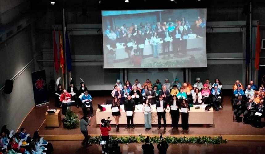 Momento en el que se entregaron los reconocimientos